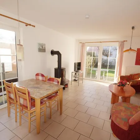 Holiday home Haus Albatros Dorumer Neufeld